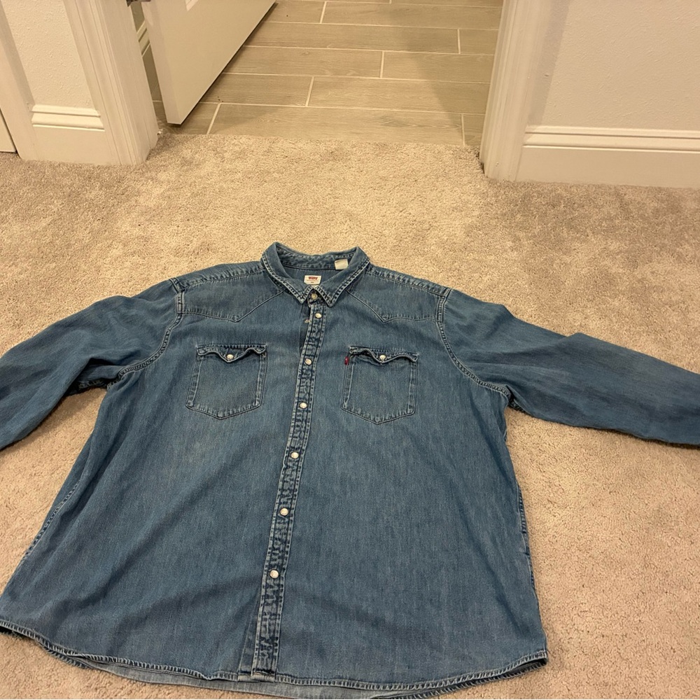 Levi's Men's Medium Blue Denim Button-Down Shirt